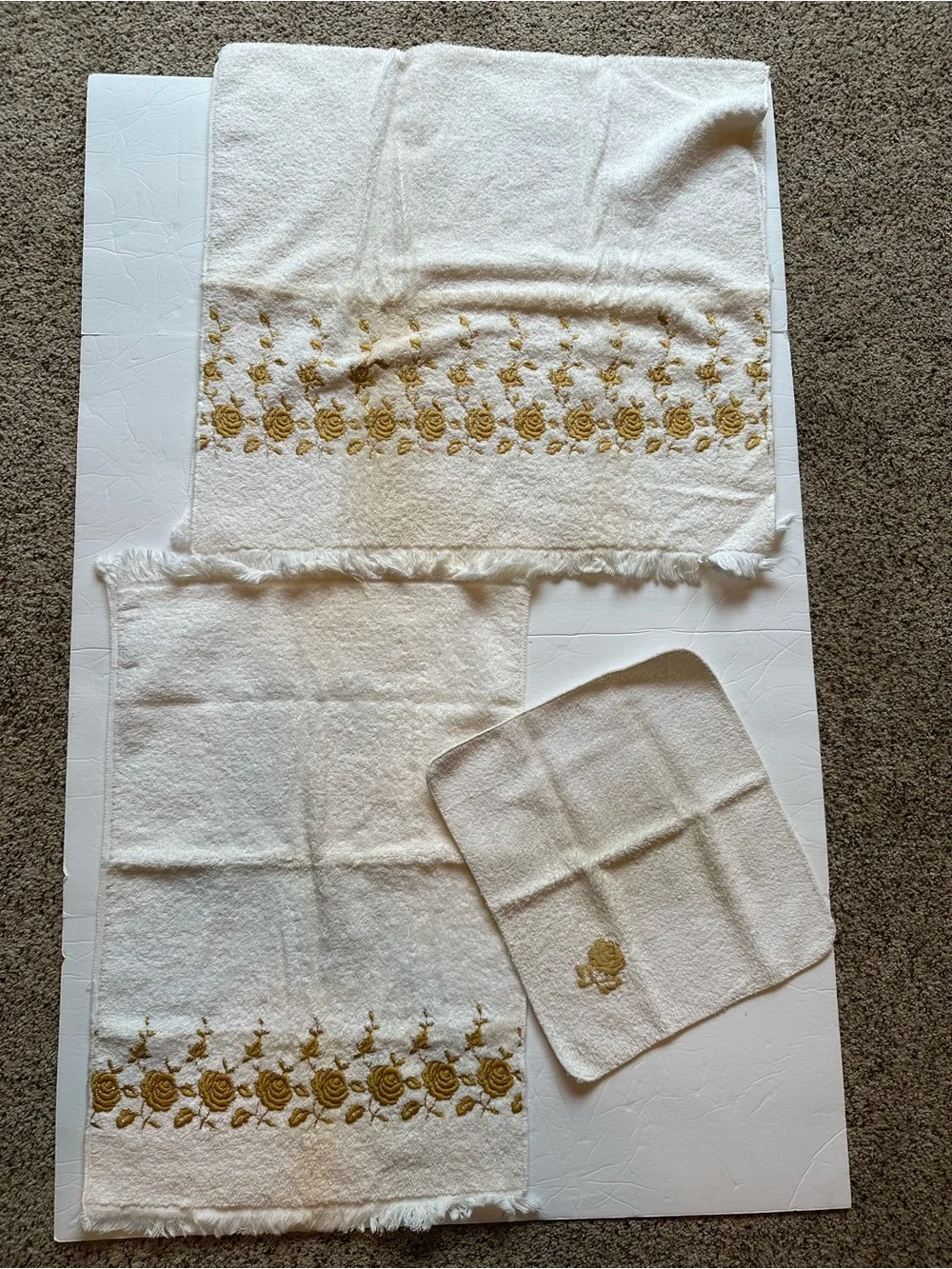 Vintage Dundee Gold Rose Towel Set Of 3 Hand Towel Wash Cloth Bath Towel Fringe